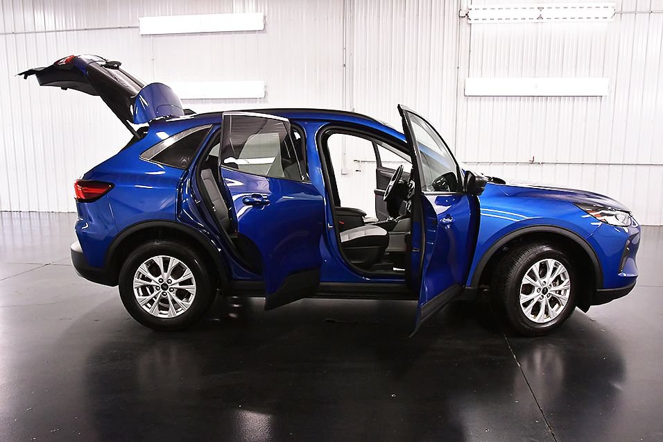 Used 2023 Ford Escape Active AWD/4WD image 32