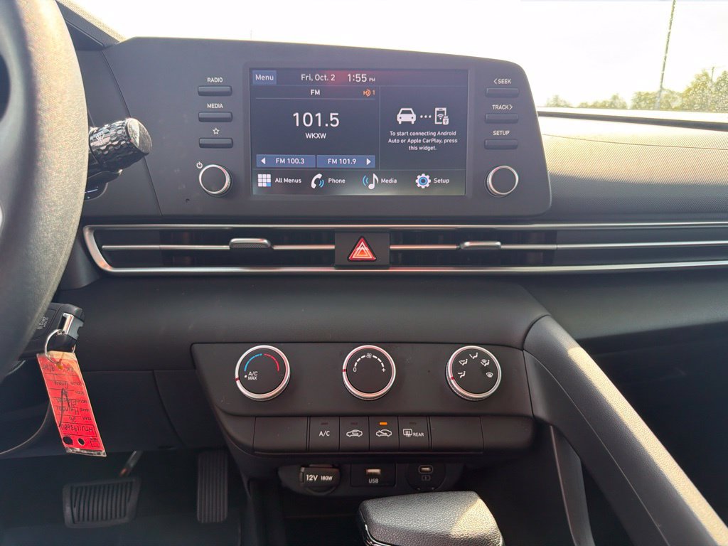 Certified 2026 Hyundai Elantra SE FWD image 22