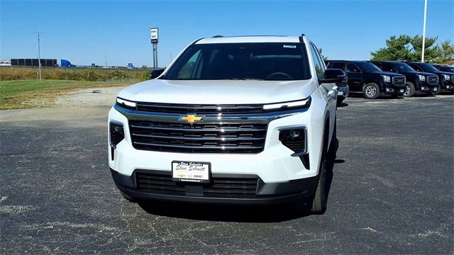 New 2026 Chevrolet Traverse LT w/ Sun and Wheel Package image 3