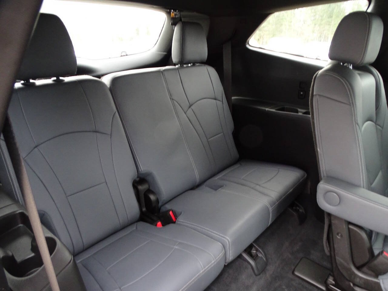 Used 2022 Buick Enclave AWD Essence w/ Sport Touring Edition image 43