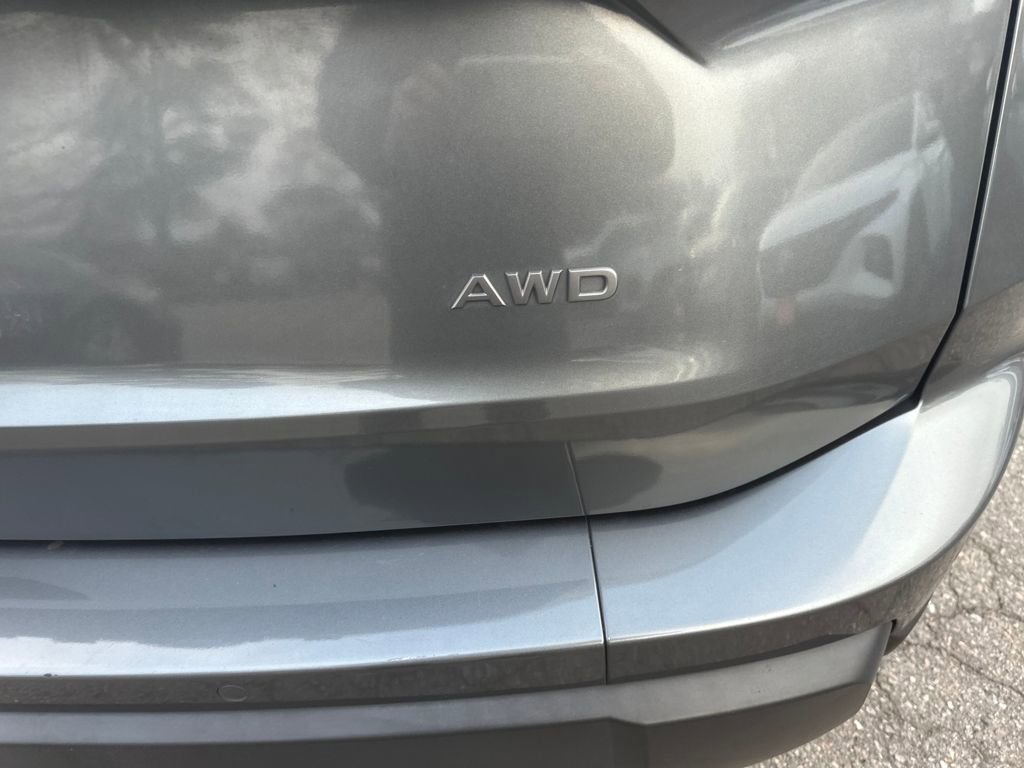 Used 2024 Nissan Rogue S image 17