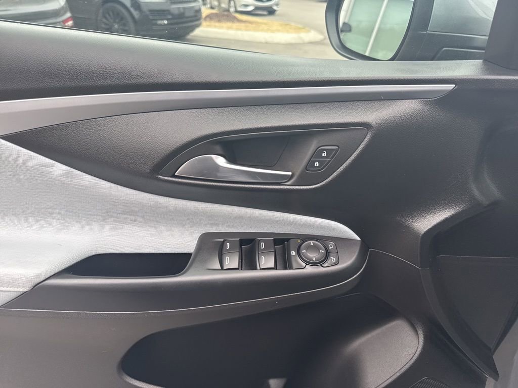 Used 2024 Buick Envista Preferred image 11