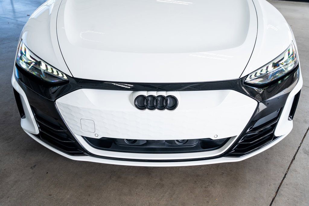 Used 2024 Audi e-tron GT Prestige image 15