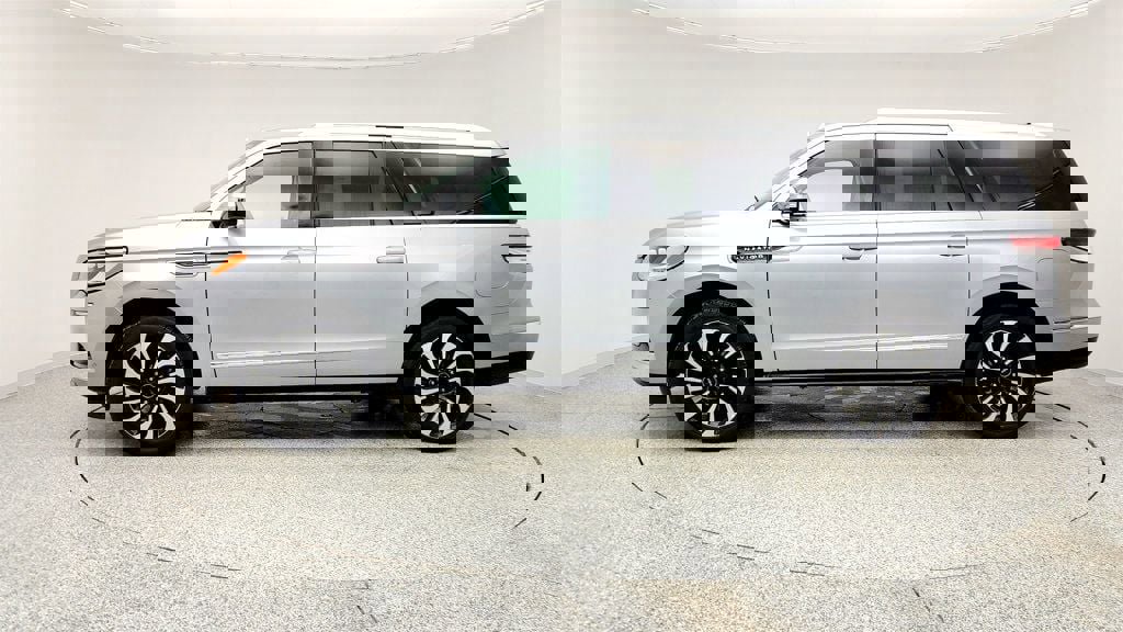 Used 2022 Lincoln Navigator L Black Label image 8