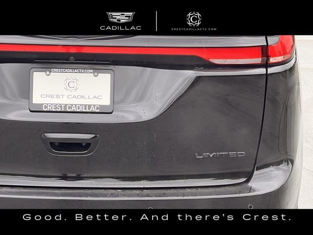 Used 2025 Chrysler Pacifica Limited FWD image 5