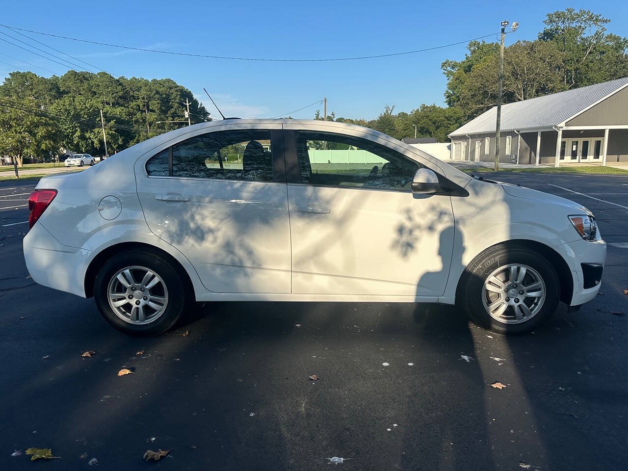 Used 2016 Chevrolet Sonic LT FWD image 5