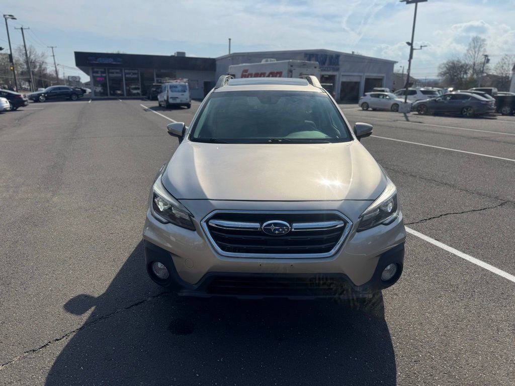 Used 2018 Subaru Outback 3.6R Limited image 2
