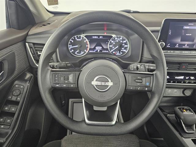 Used 2023 Nissan Rogue SV image 29