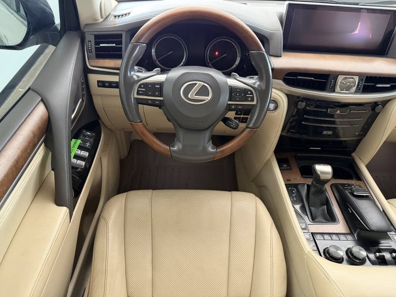 Used 2019 Lexus LX 570 4WD w/ Luxury Package image 24