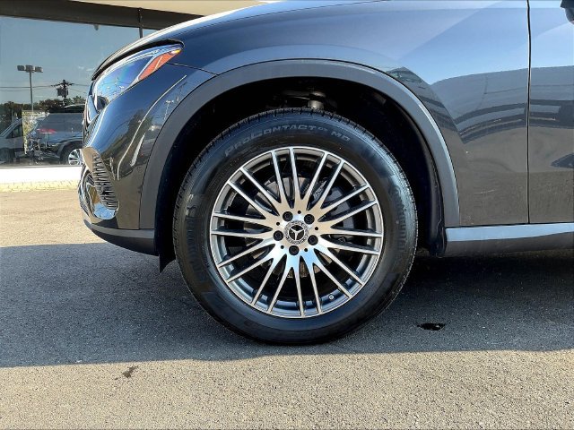 Used 2026 Mercedes-Benz GLC 300 4MATIC image 36