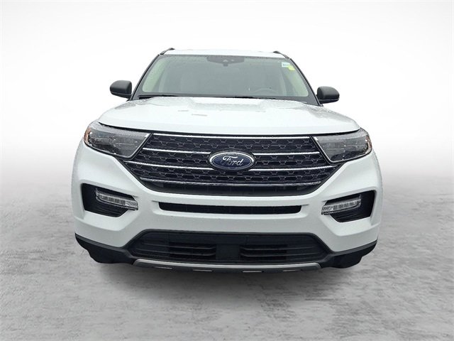 Used 2023 Ford Explorer XLT w/ Equipment Group 202A image 2