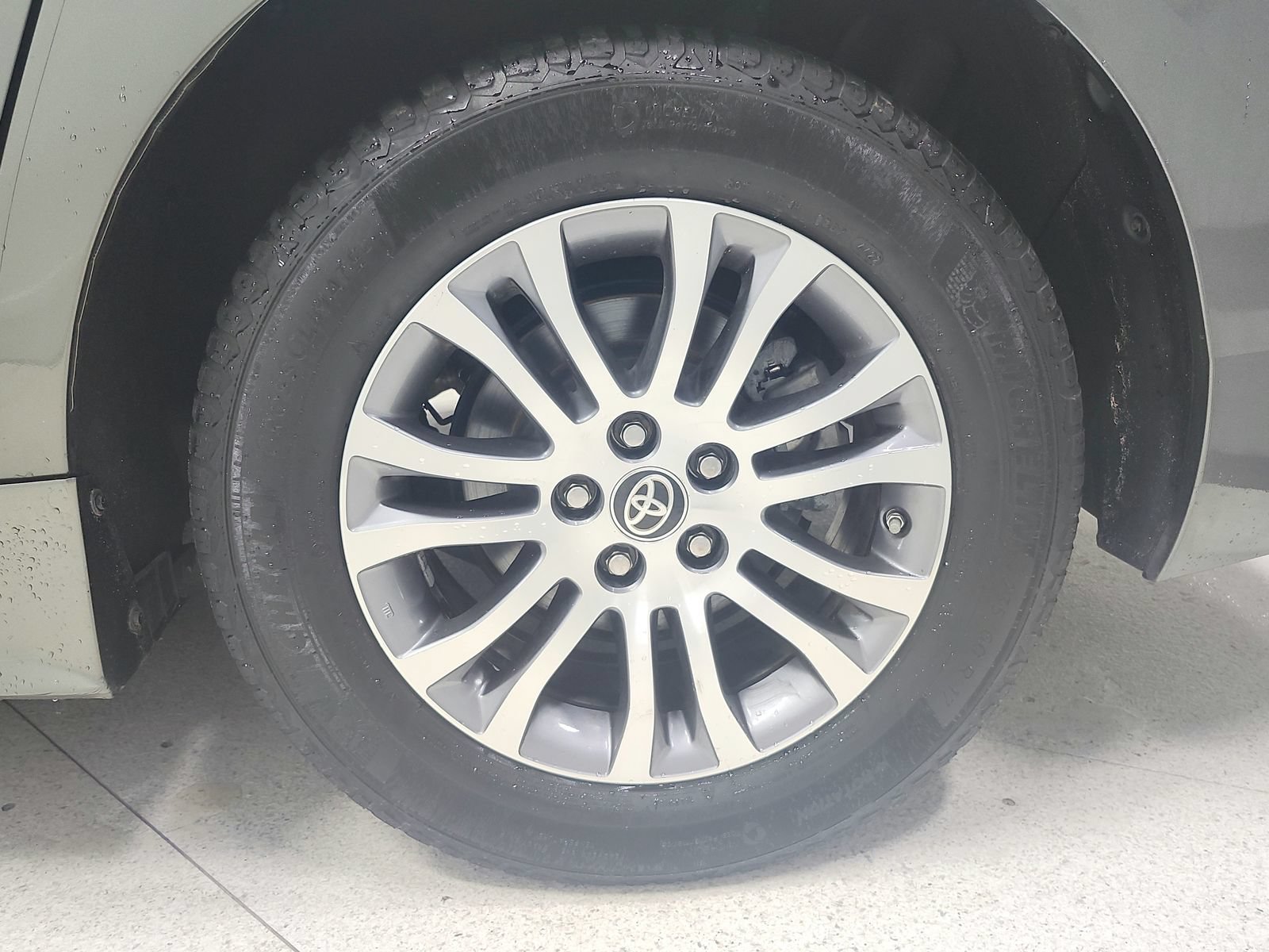 Used 2020 Toyota Sienna XLE Premium FWD image 49