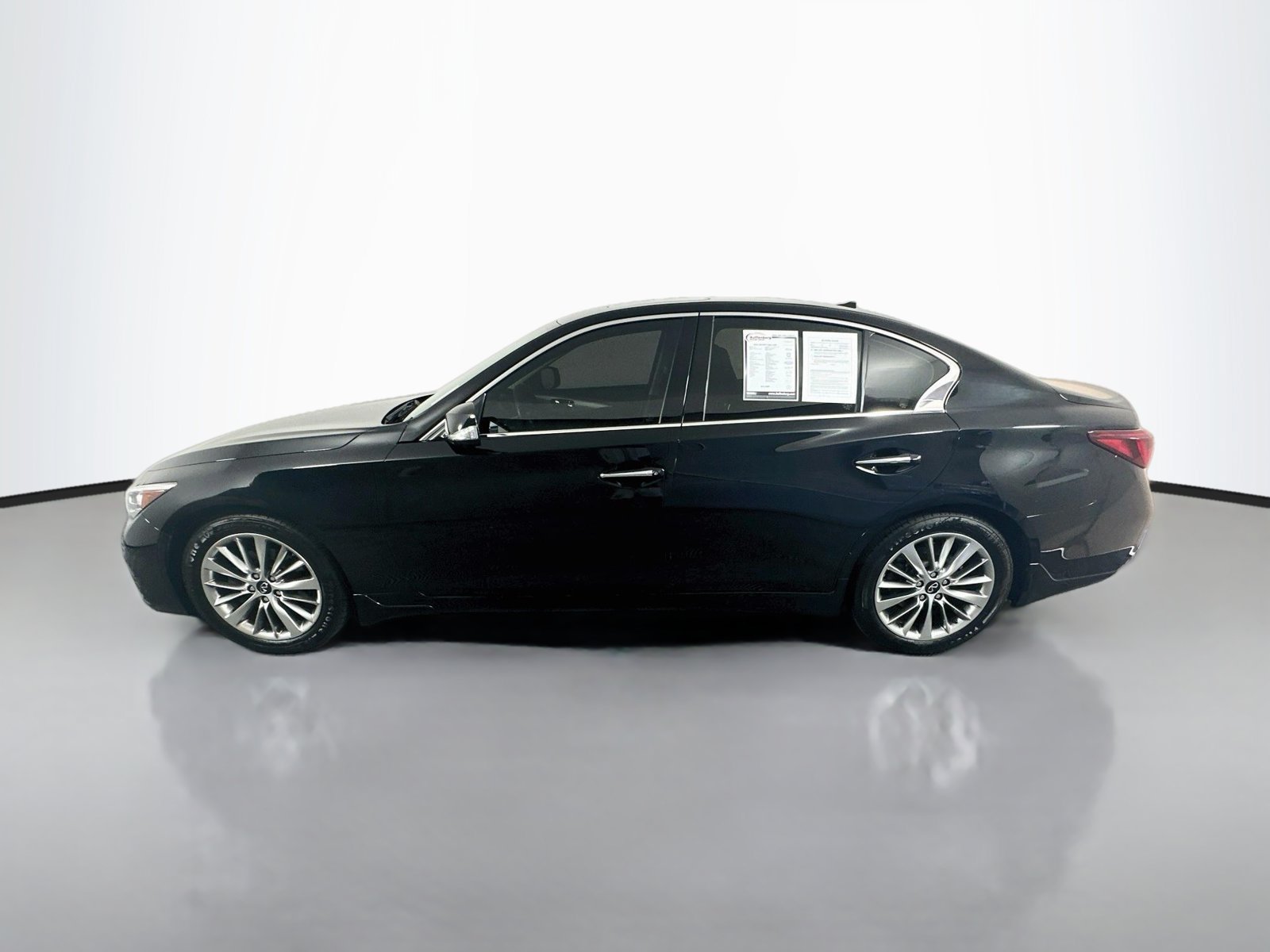 Used 2022 INFINITI Q50 Luxe w/ Cargo Package AWD/4WD image 4