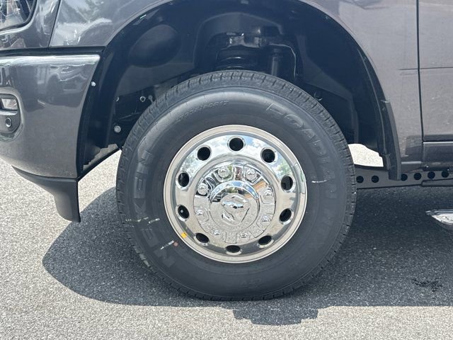 New 2026 RAM 3500 Laramie AWD/4WD image 13