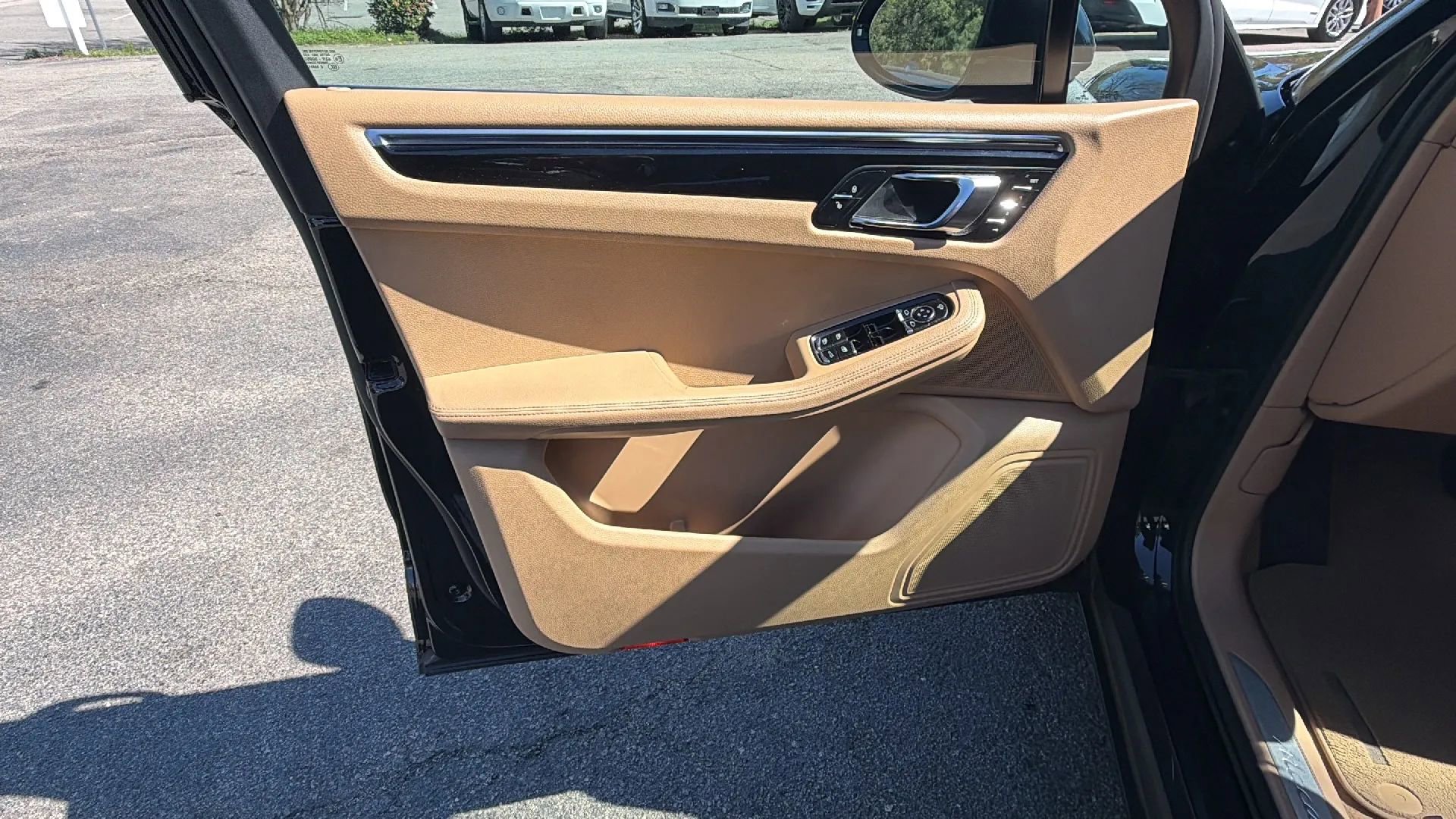 Used 2015 Porsche Macan S AWD/4WD image 23