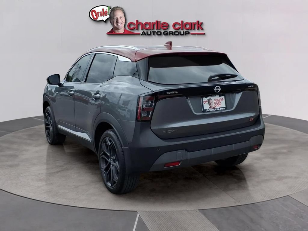 Used 2025 Nissan Kicks SR FWD image 3