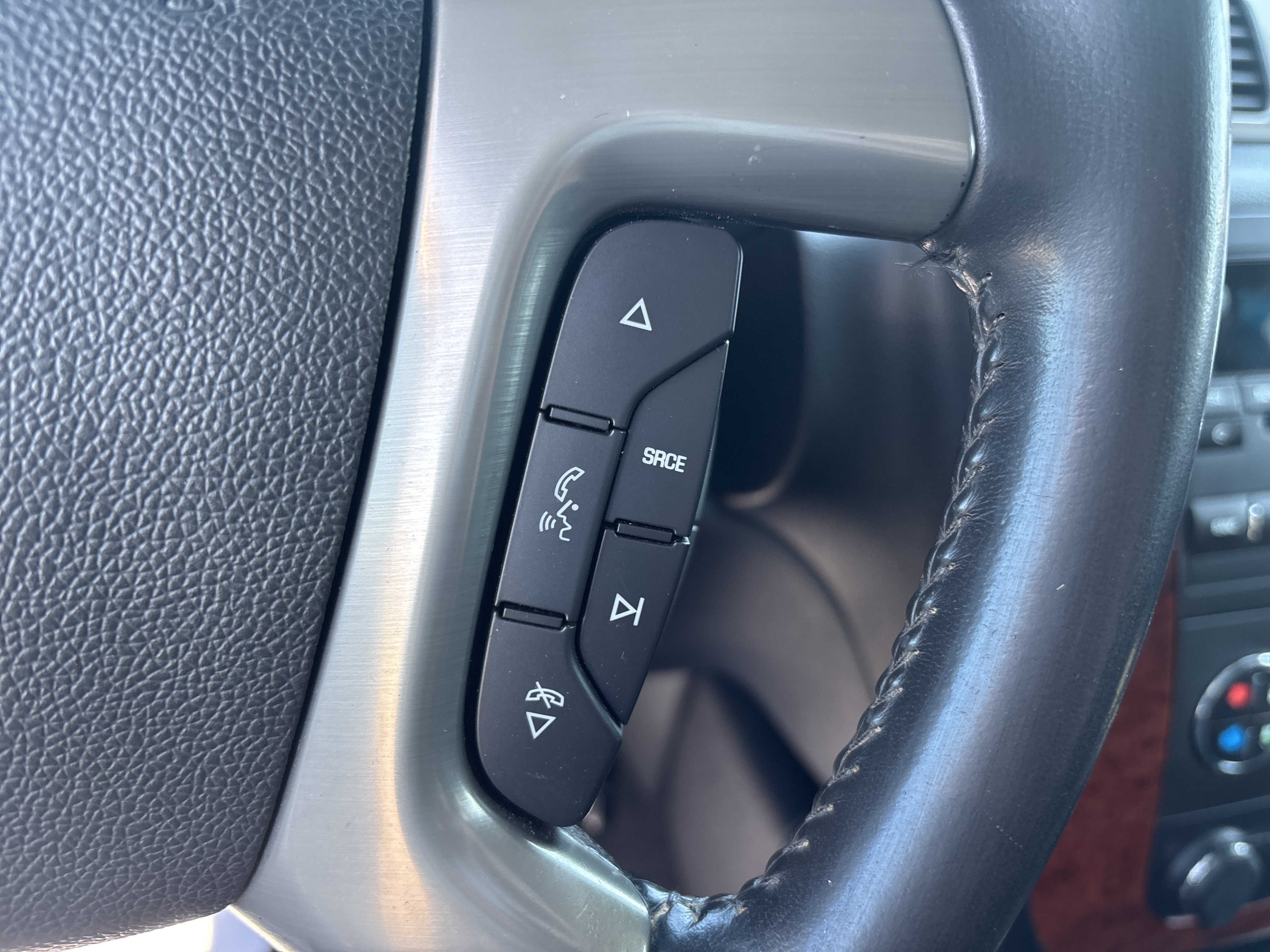 Used 2012 Chevrolet Avalanche LT RWD image 16