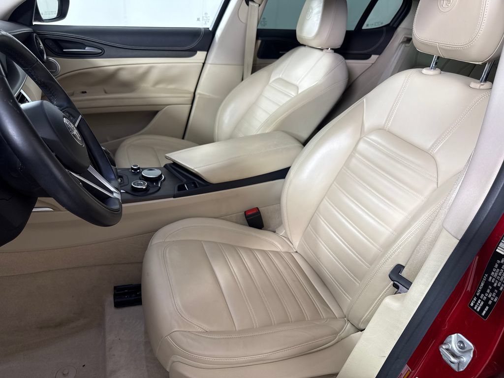 Used 2019 Alfa Romeo Stelvio Ti Lusso w/ Quick Order Package 22X Lusso AWD/4WD image 11