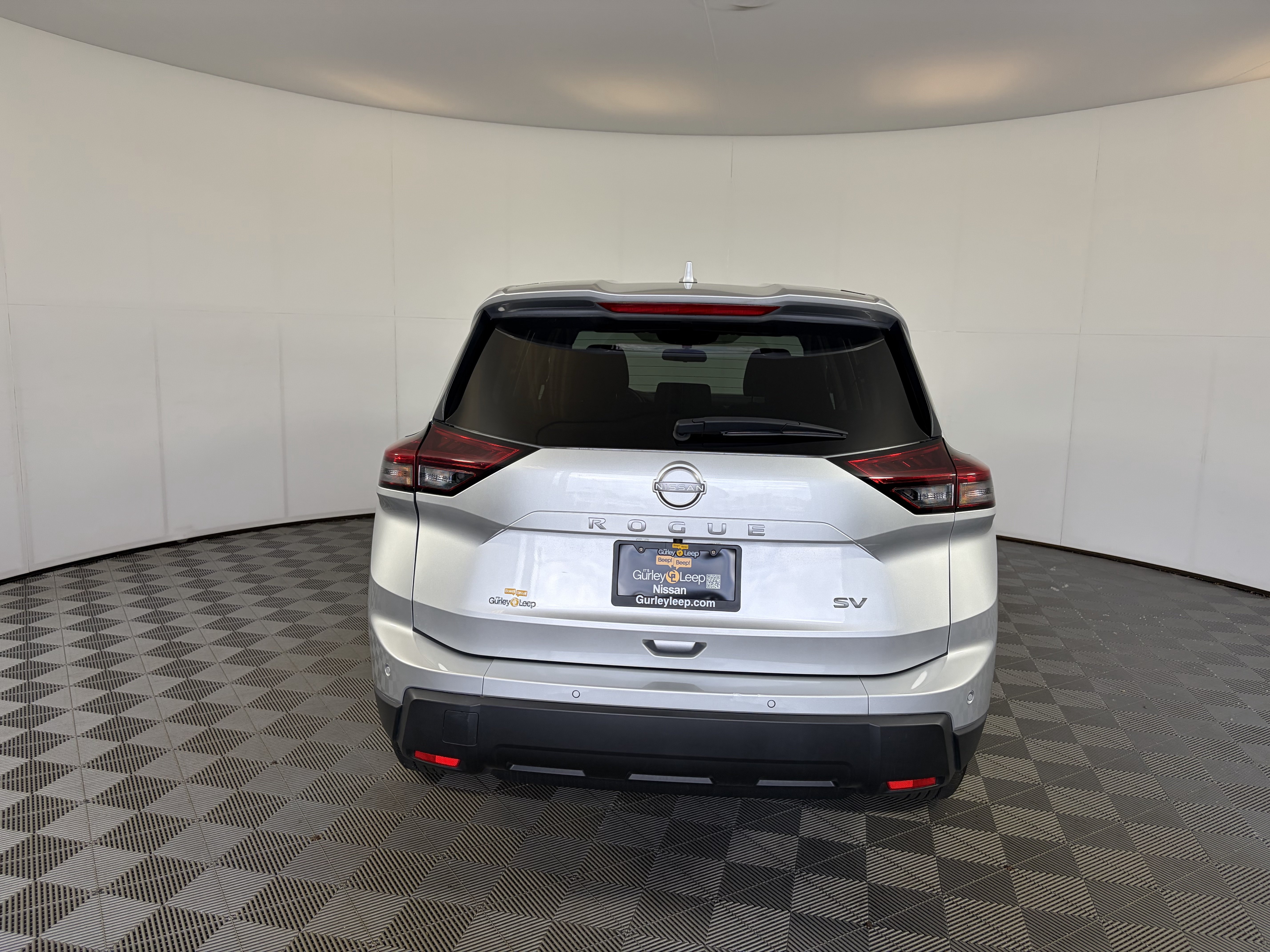 Used 2024 Nissan Rogue SV FWD image 9