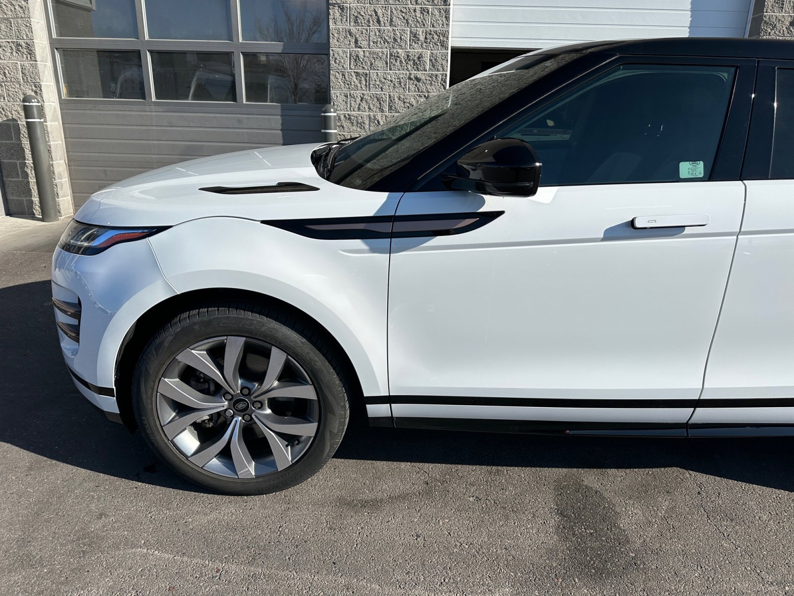 Used 2023 Land Rover Range Rover Evoque R-Dynamic S image 9