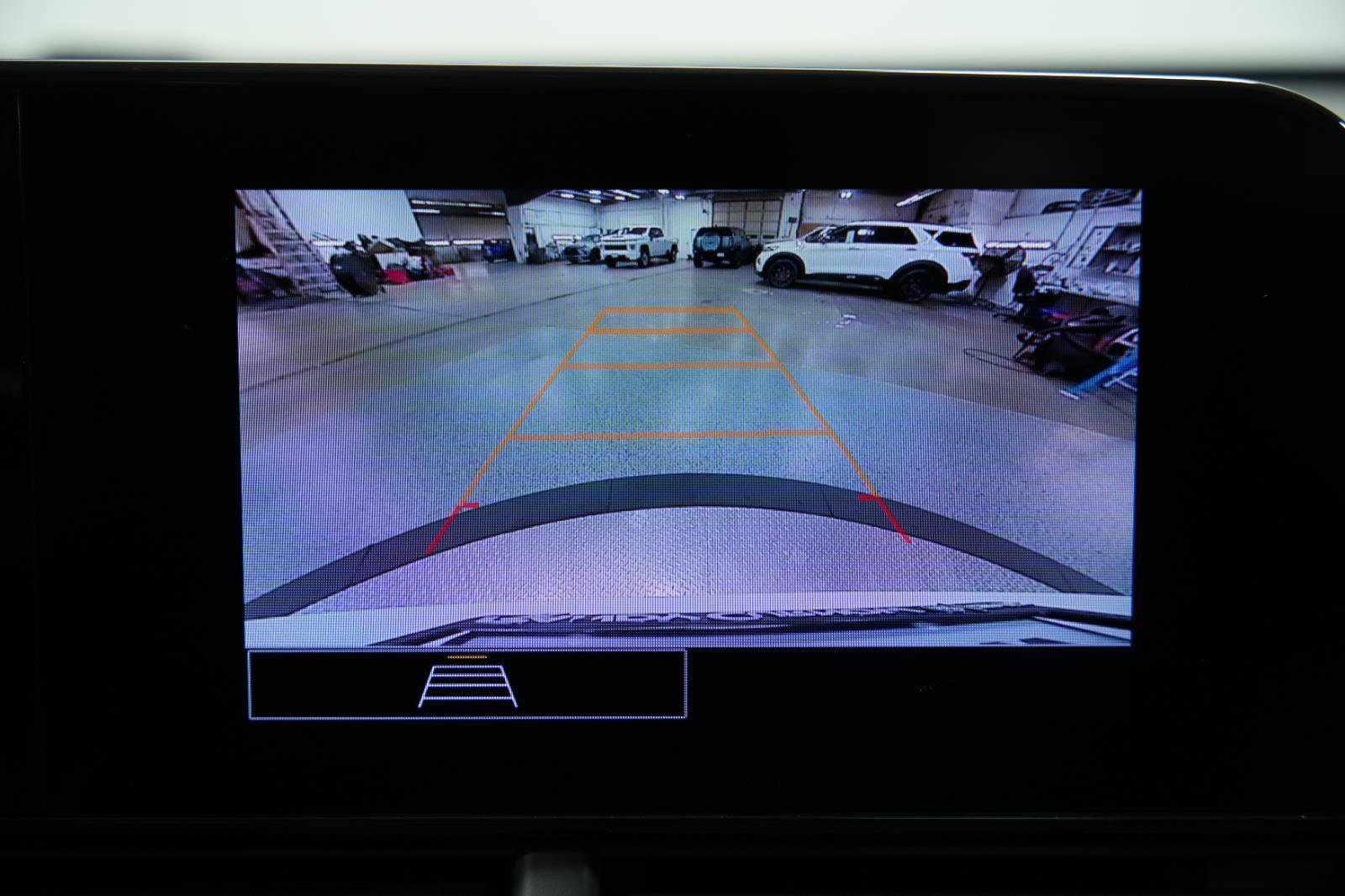 Used 2024 Chevrolet Trax RS w/ Sunroof Package FWD image 36