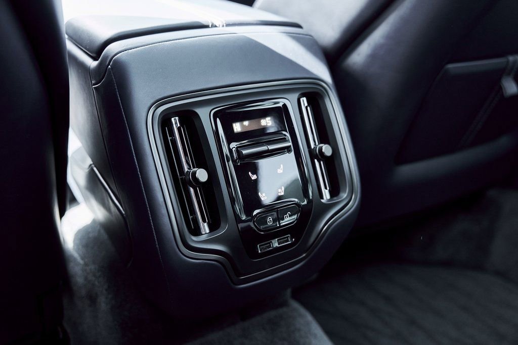 Used 2025 Aston Martin DBX 707 image 49