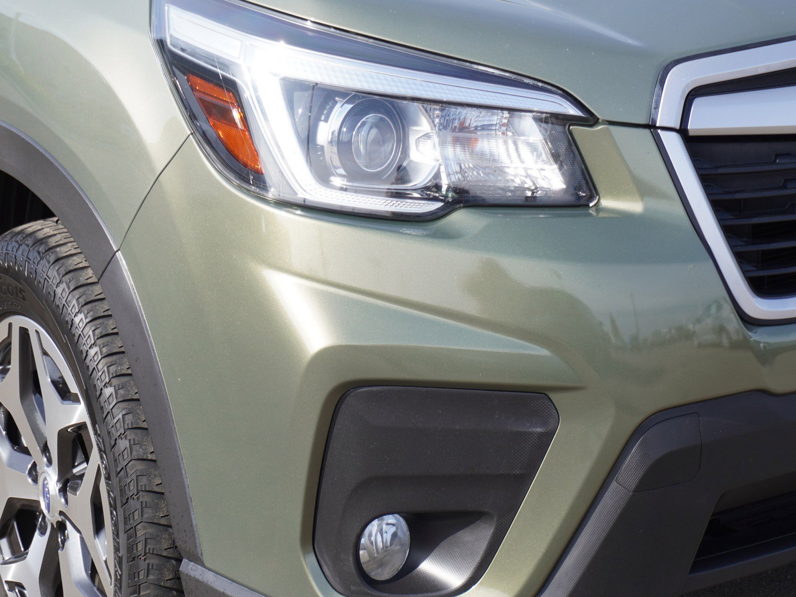 Used 2019 Subaru Forester Premium image 3