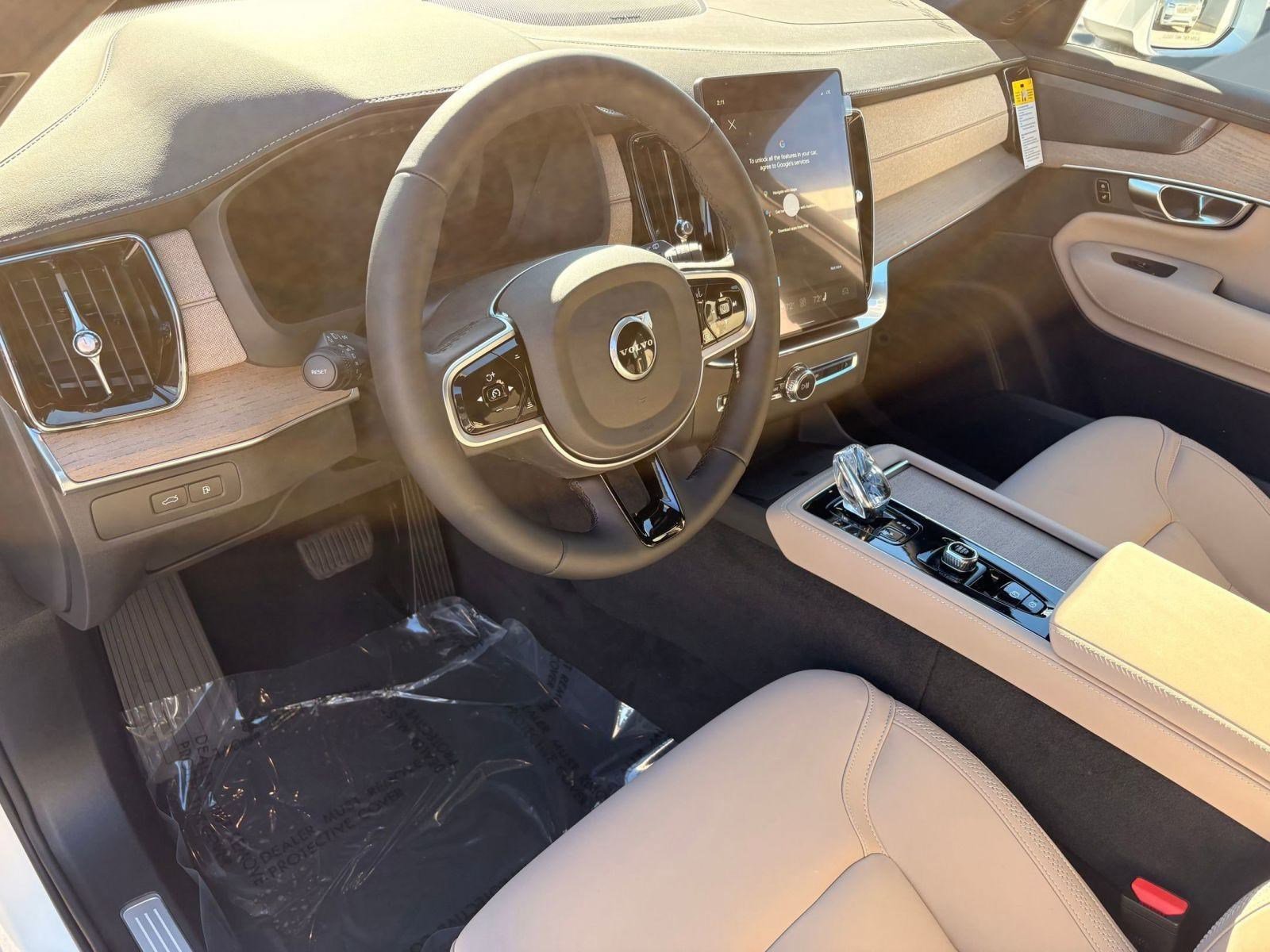 New 2026 Volvo XC90 T8 Plus w/ Protection Package AWD/4WD image 4