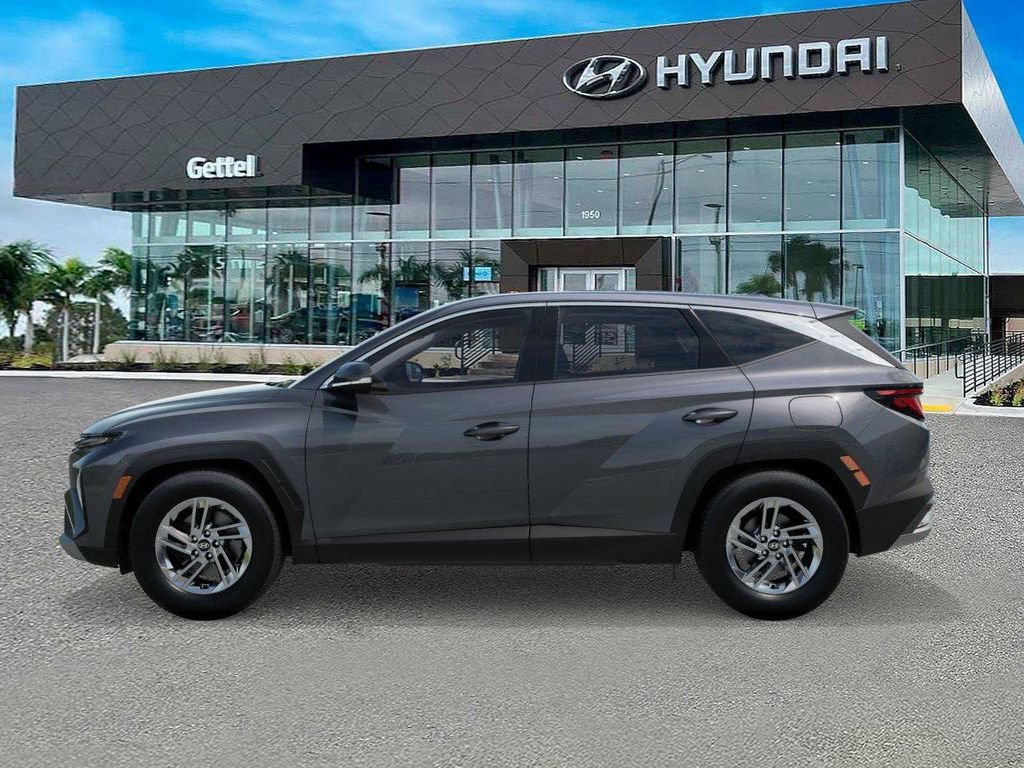 Used 2026 Hyundai Tucson SE FWD image 3