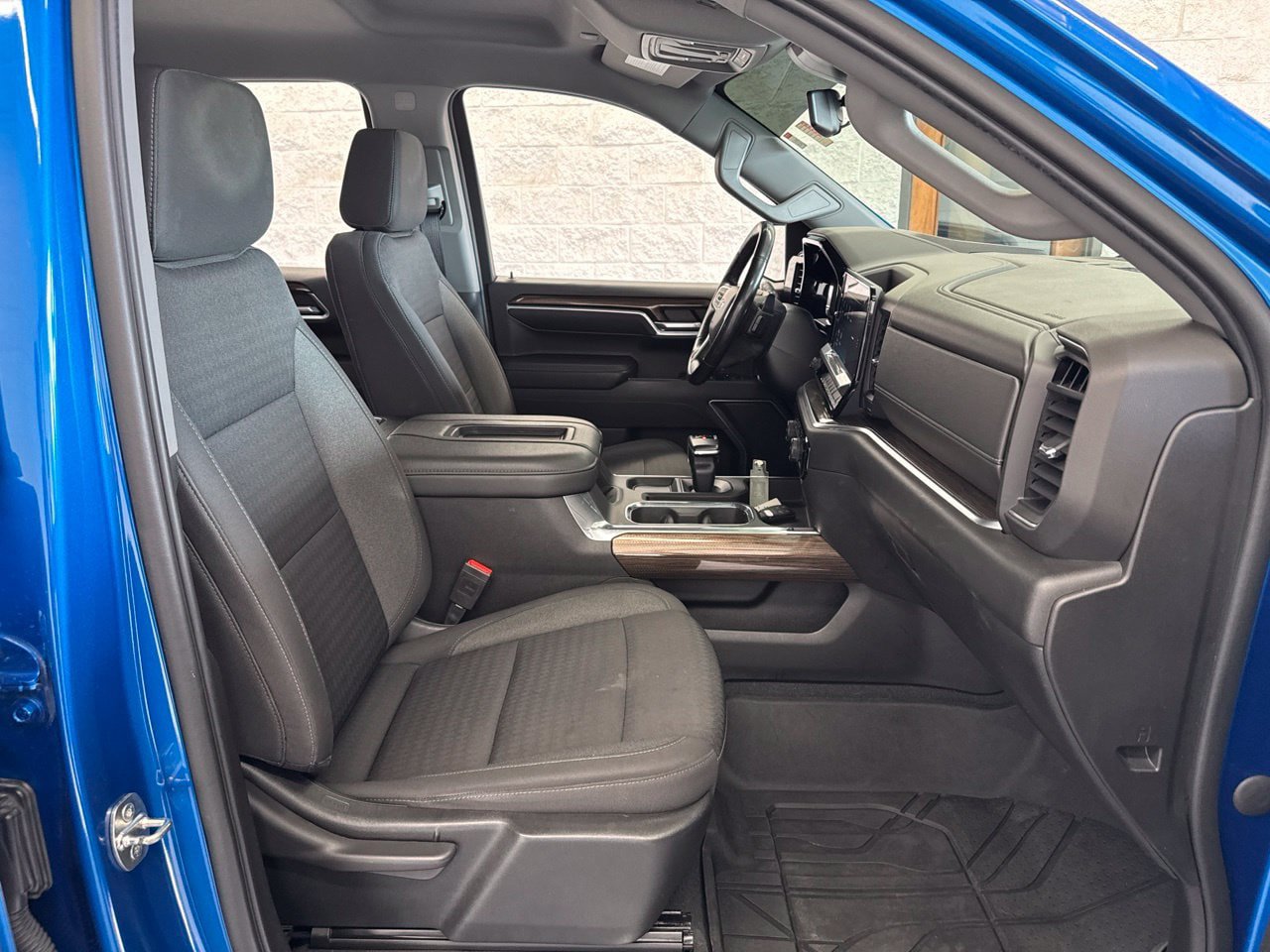 Used 2022 Chevrolet Silverado 1500 RST w/ Protection Package AWD/4WD image 46
