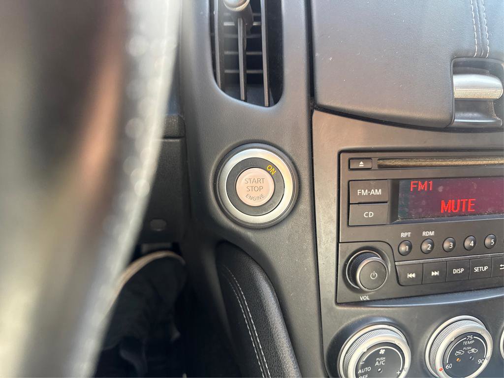 Used 2016 Nissan 370Z Touring image 21