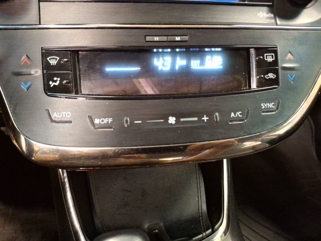Used 2014 Toyota Avalon XLE Touring image 26