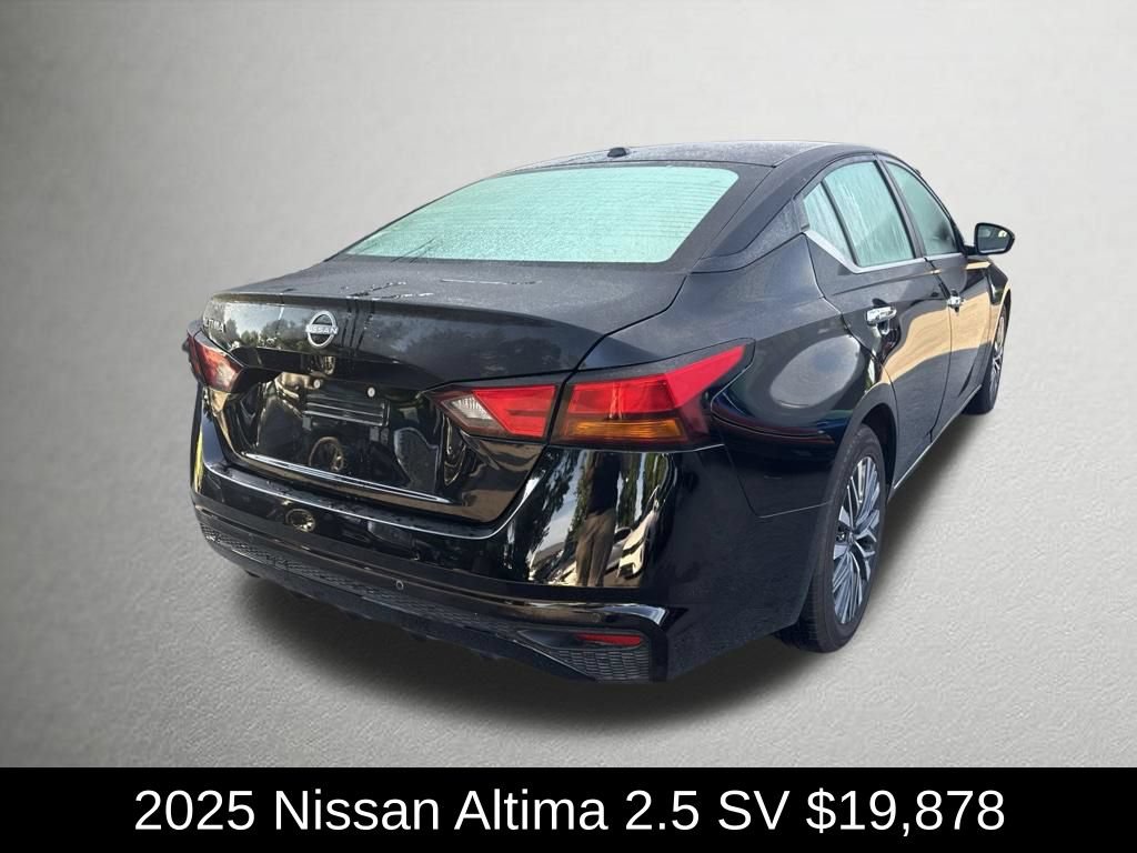 Used 2025 Nissan Altima 2.5 SV FWD image 3