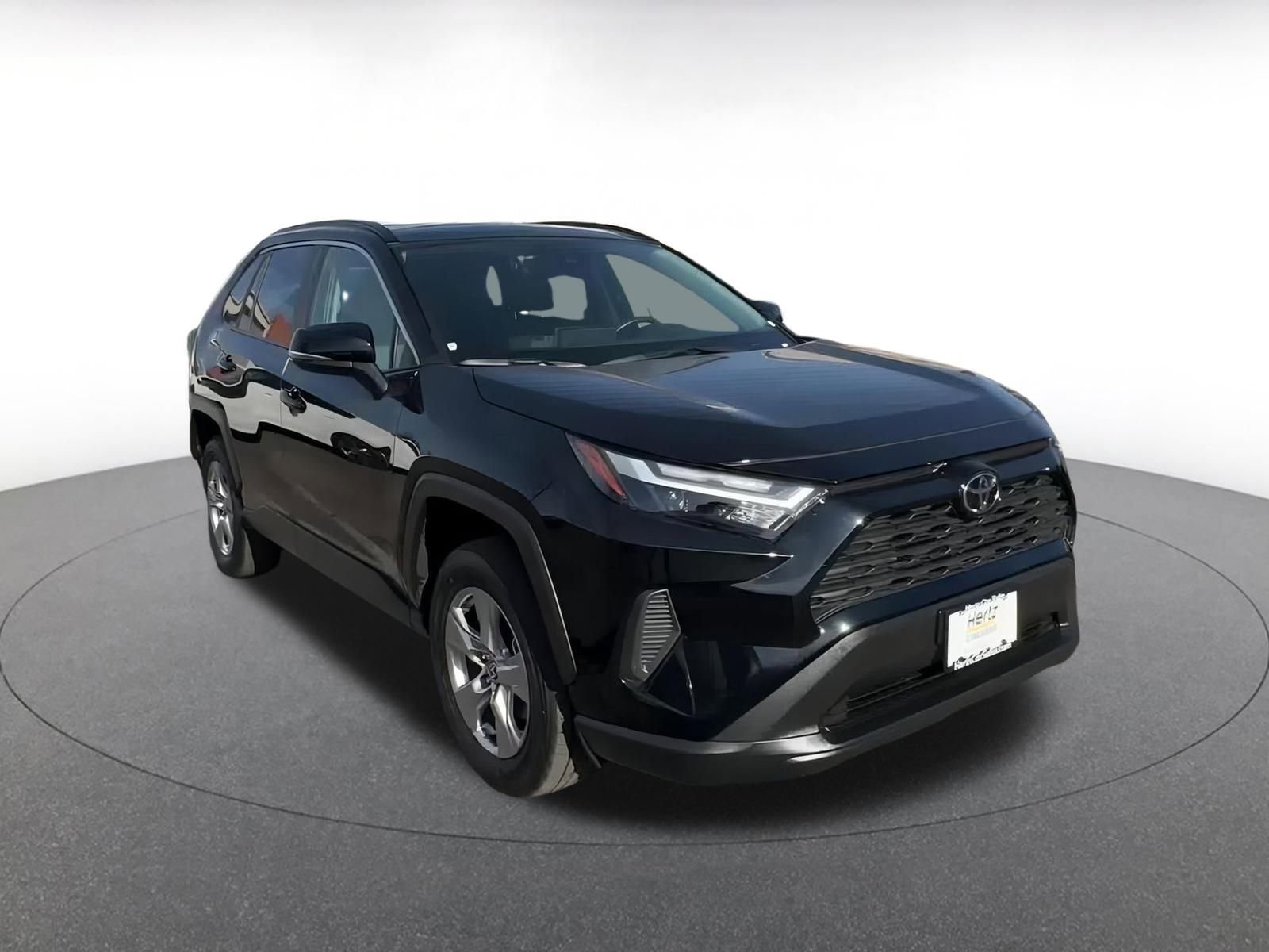Used 2025 Toyota RAV4 XLE image 3