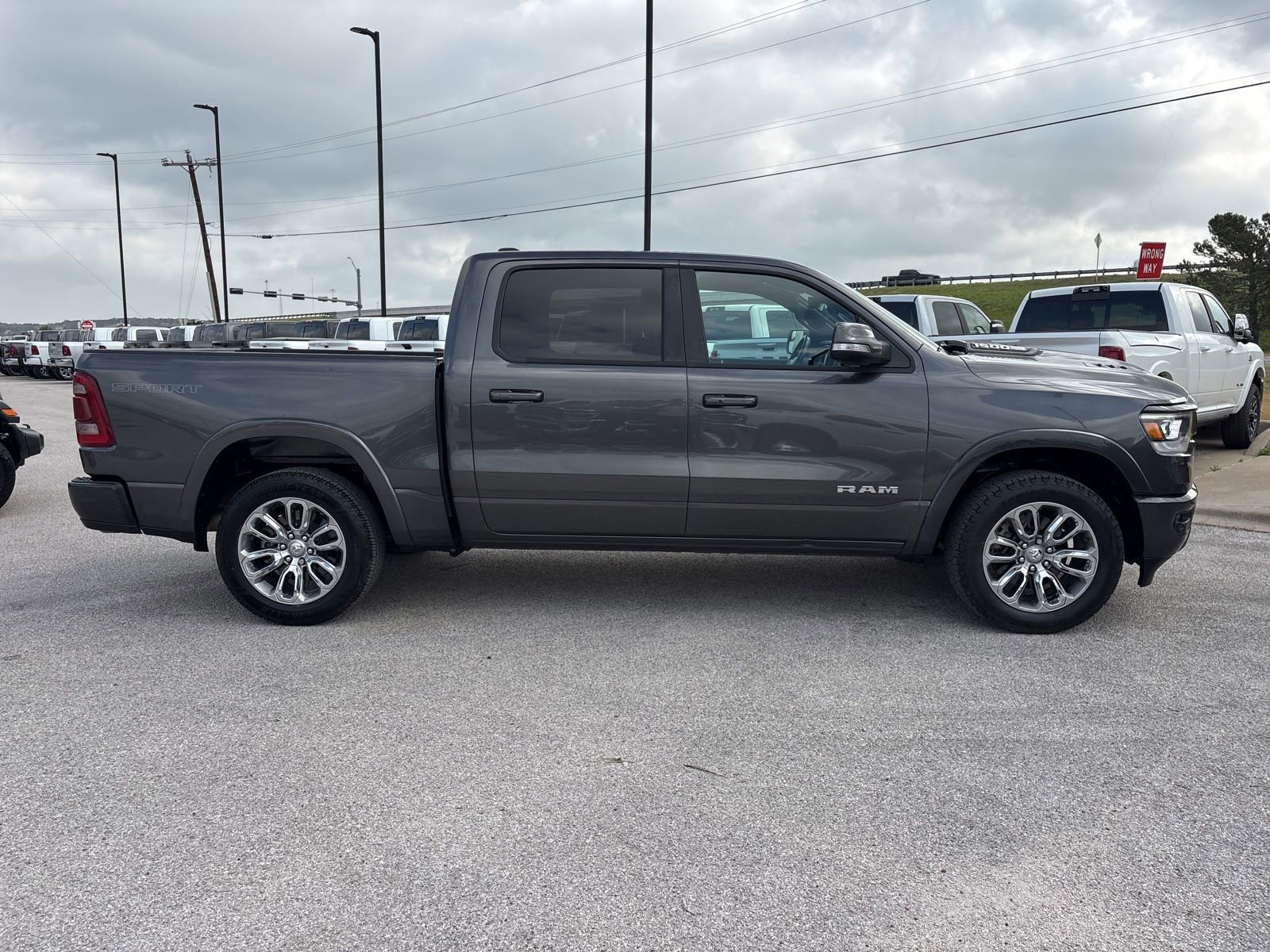 Used 2022 RAM 1500 Laramie w/ Sport Appearance Package image 7