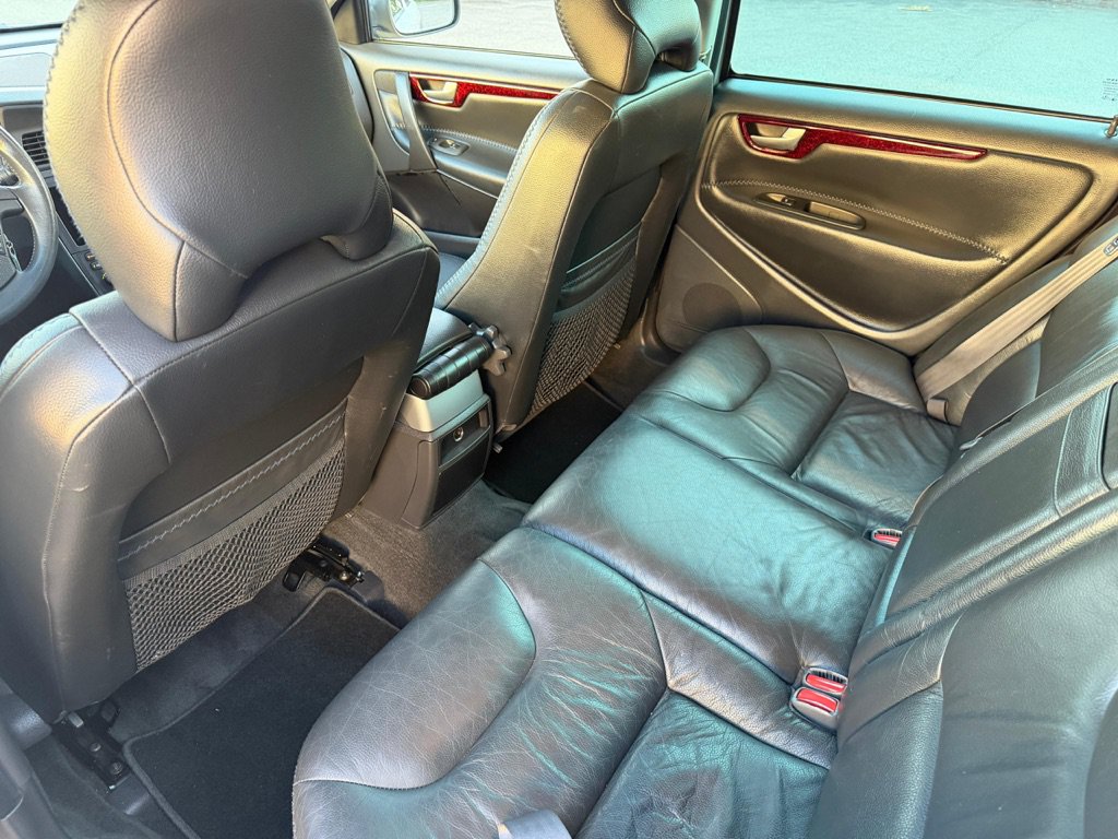 Used 2004 Volvo V70 AWD/4WD image 12