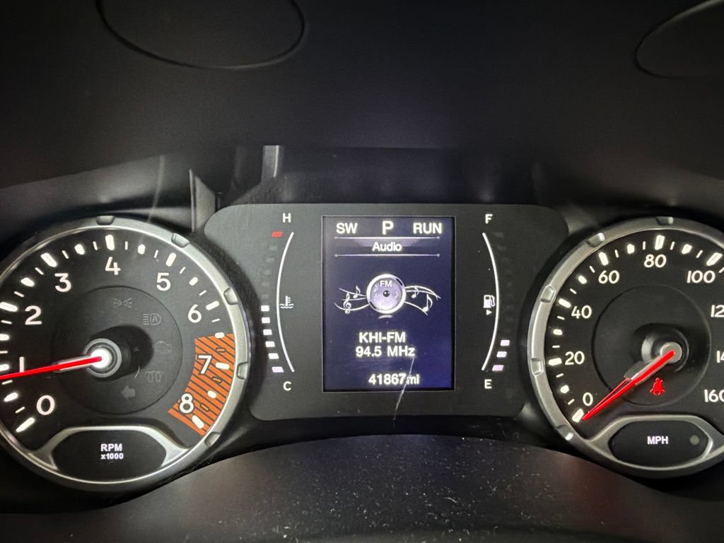 Used 2019 Jeep Renegade Latitude w/ Cold Weather Group AWD/4WD image 33