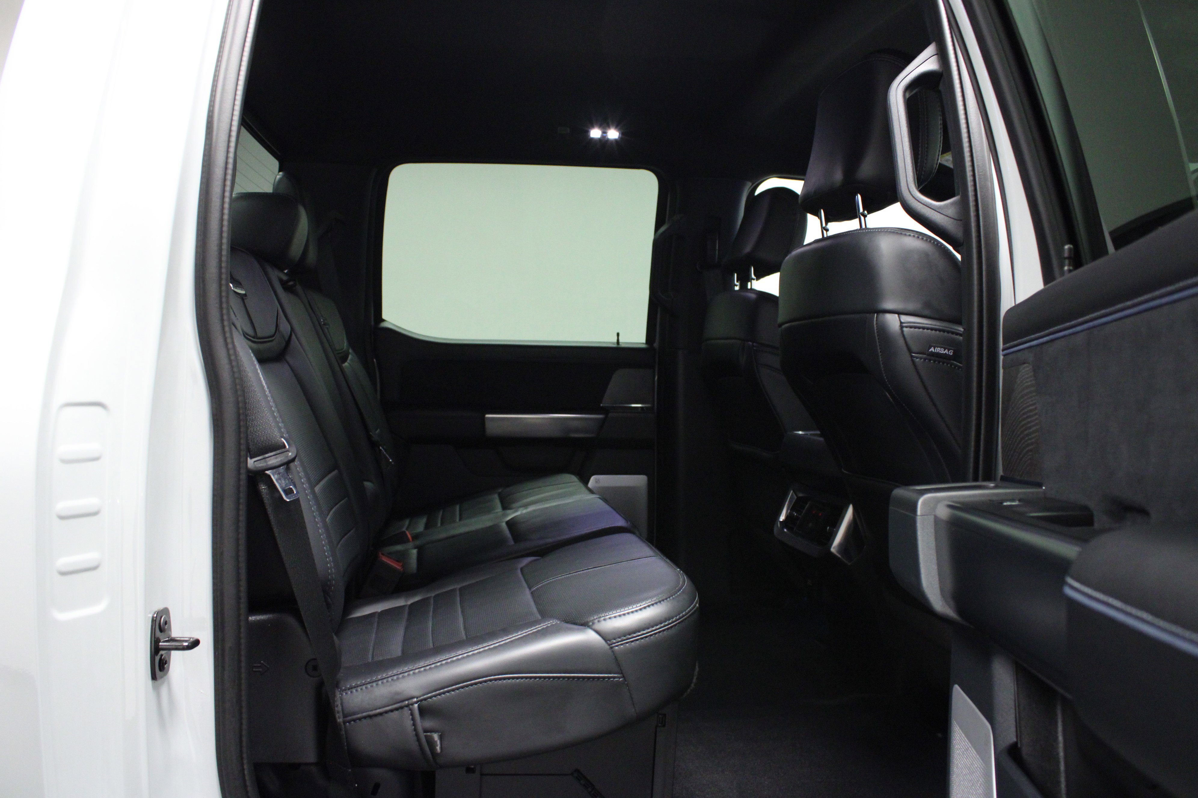 Used 2025 Ford F250 Platinum image 15