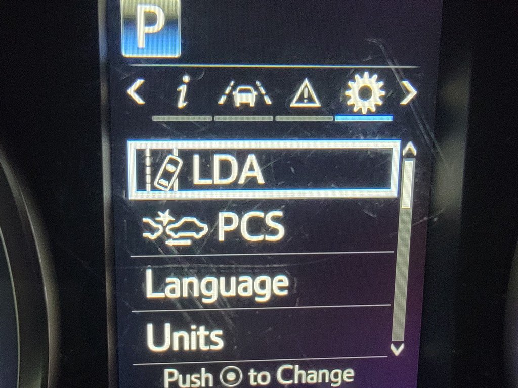 Used 2019 Toyota Highlander LE FWD image 16