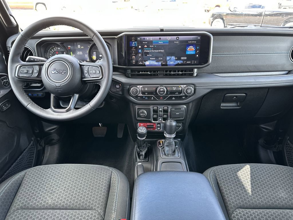 Used 2025 Jeep Wrangler Unlimited Rubicon 4xe image 10