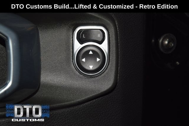 Used 2025 Jeep Wrangler Unlimited Rubicon w/ Convenience Group AWD/4WD image 50