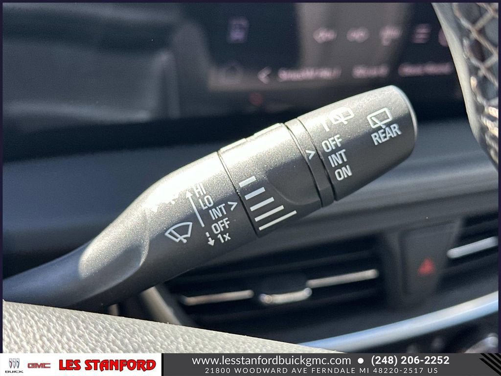 Used 2024 Buick Encore GX Preferred AWD/4WD image 25