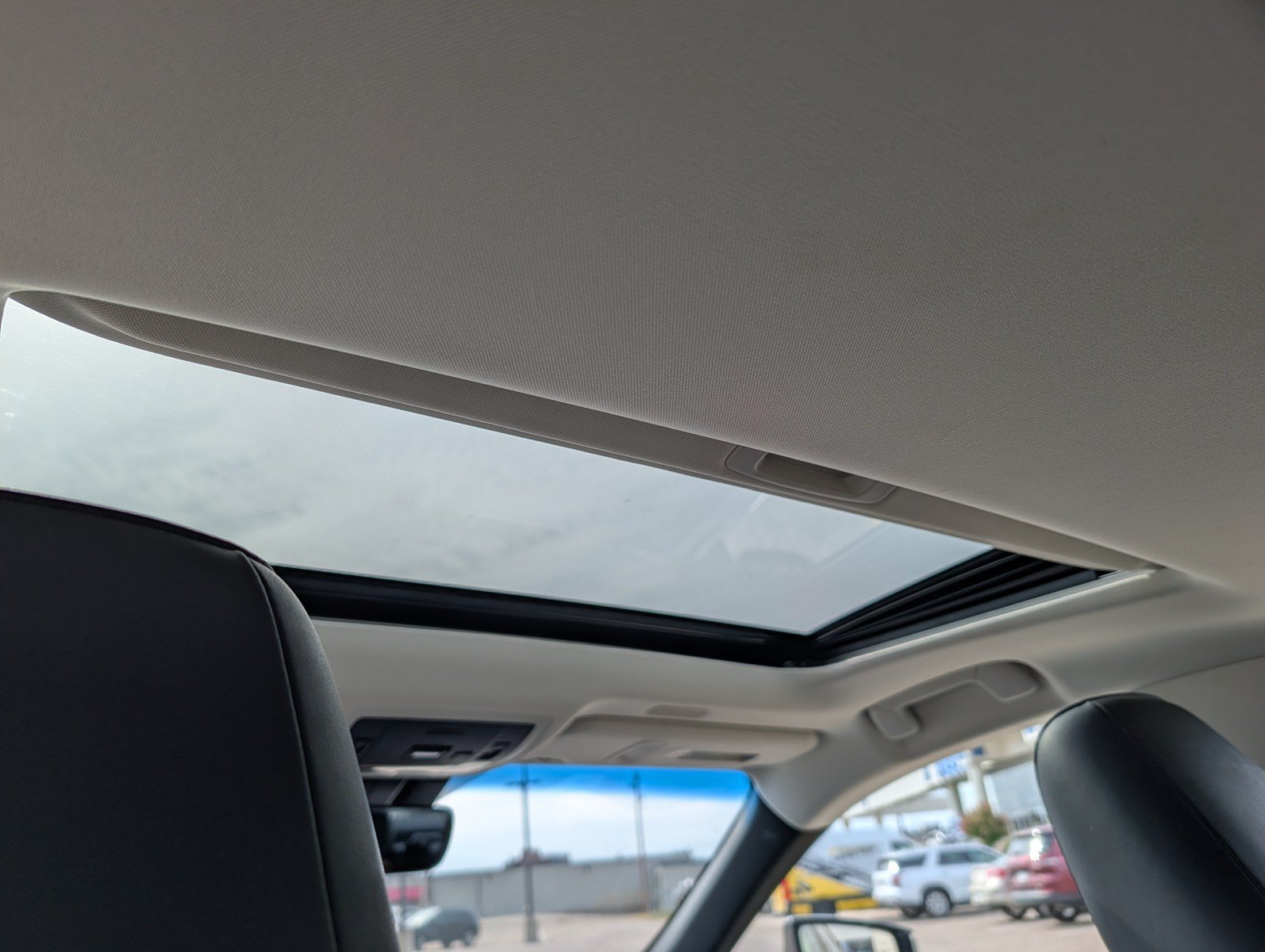 Used 2020 Lexus ES 300h FWD image 17