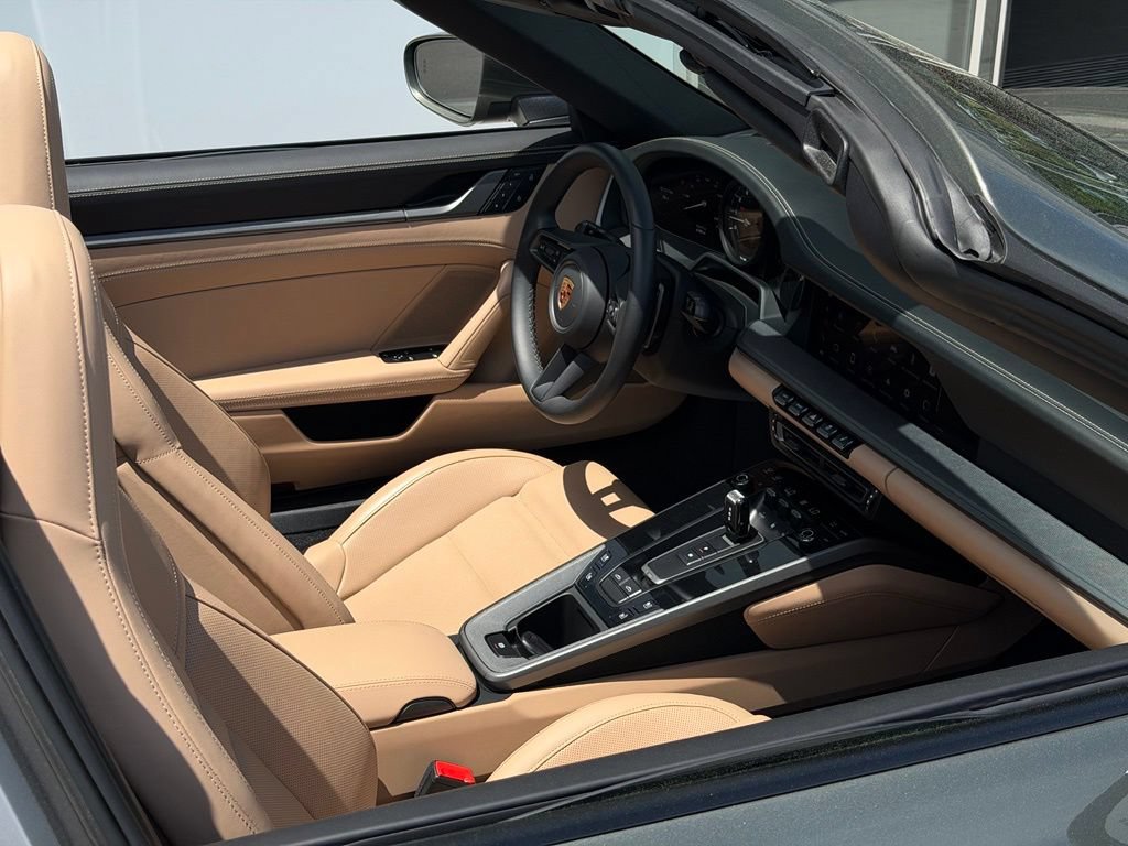 Used 2023 Porsche 911 Targa 4S AWD/4WD image 31