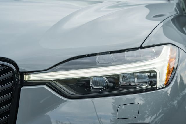 New 2026 Volvo XC60 B5 Ultra w/ Climate Package AWD/4WD image 13