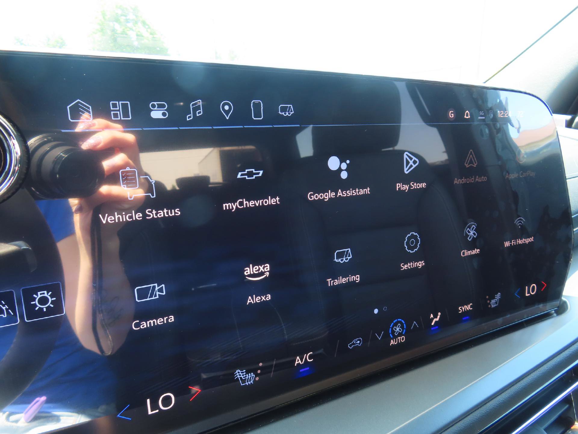 New 2025 Chevrolet Traverse LT w/ LPO, Illumination Package image 22