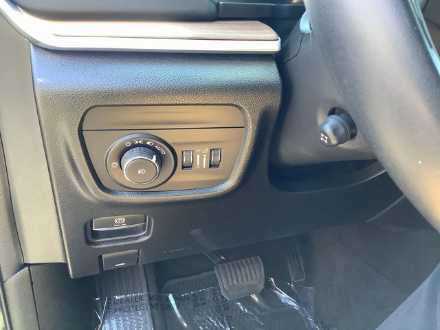 Used 2022 Jeep Grand Cherokee L Summit w/ Advanced Protech Group IV image 15