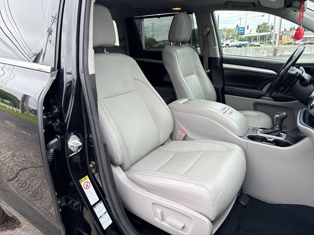 Used 2017 Toyota Highlander XLE AWD/4WD image 26