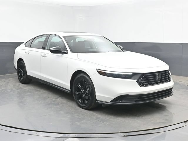 Used 2025 Honda Accord SE image 2