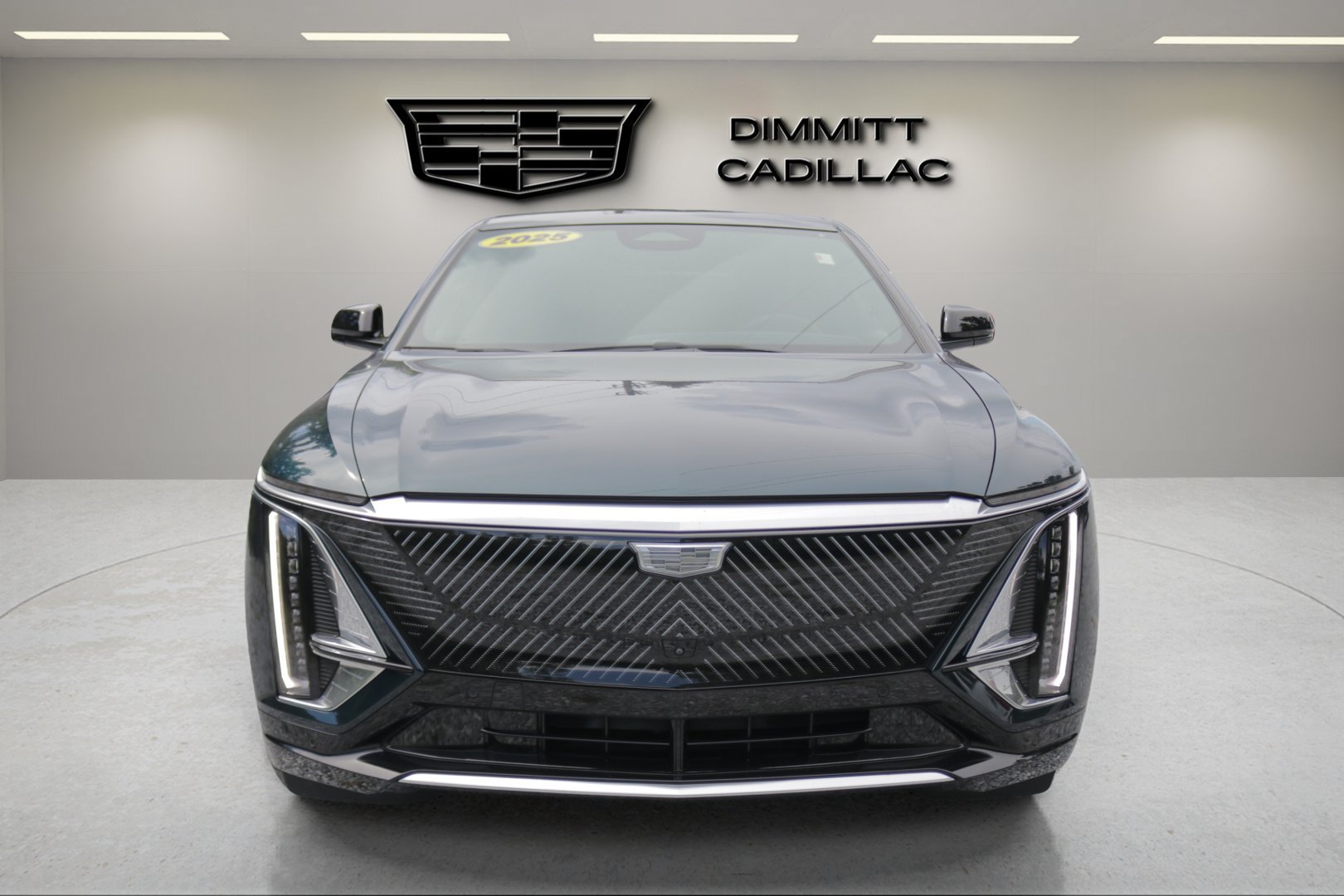 Certified 2025 Cadillac Lyriq Luxury RWD image 8